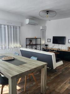 LE PECHE MIGNON - Appart 2 - locationlatamarissiere à Agde