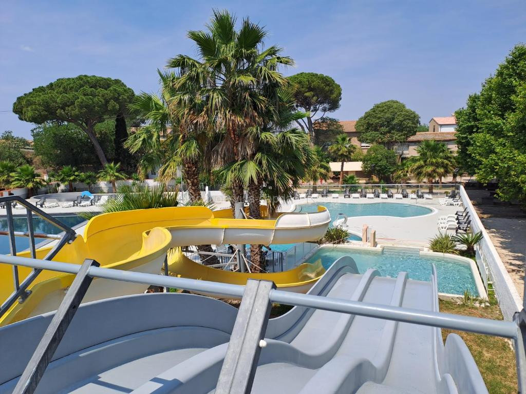 Photo de Joli Logement Climatisé 6 personnes Joli Camping à Agde