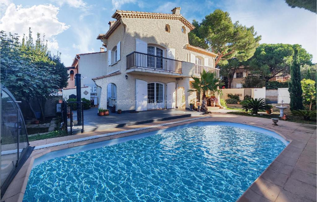 Photo de Beautiful Home In Agde