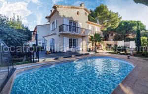 Beautiful Home In Agde à Agde